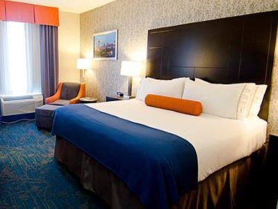 Holiday Inn Express Hotel & Suites Knoxville By Ihg Экстерьер фото