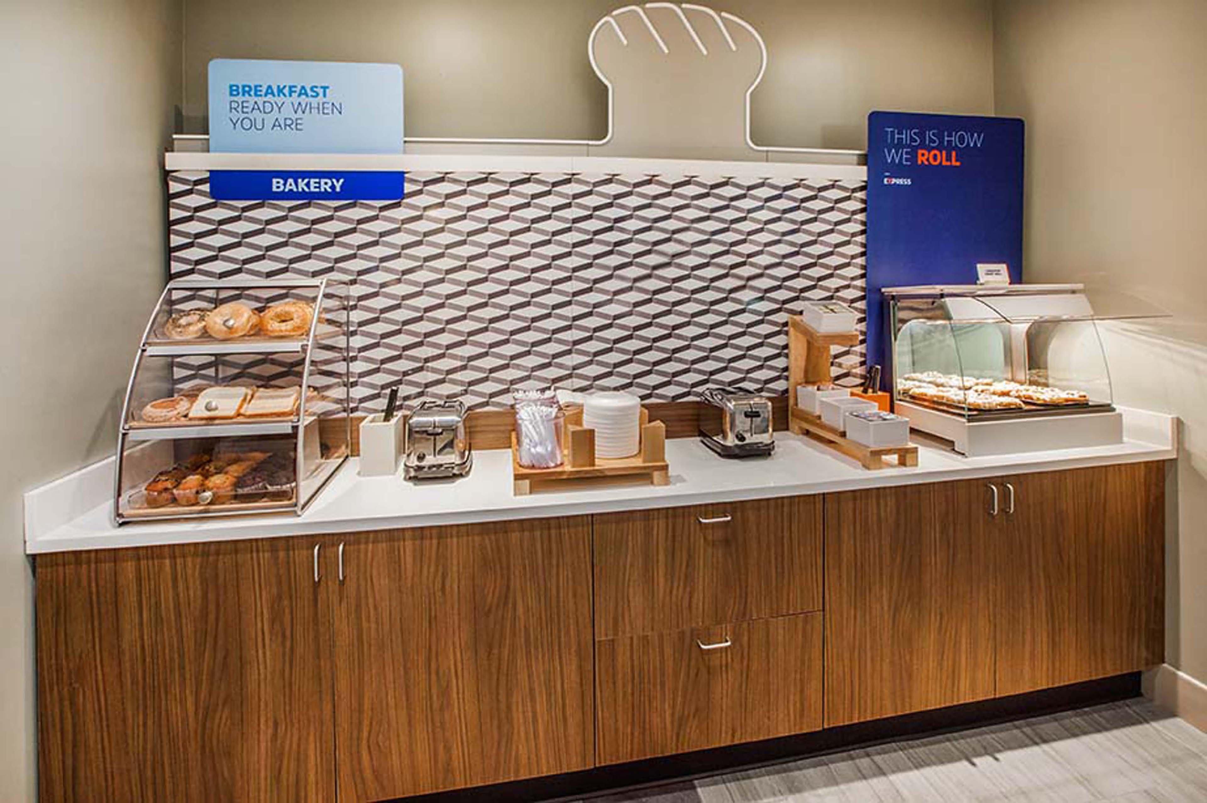 Holiday Inn Express Hotel & Suites Knoxville By Ihg Экстерьер фото